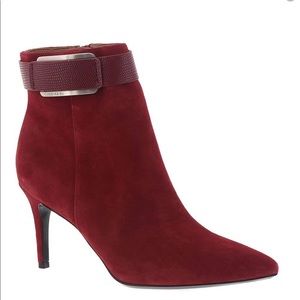 🌺NEW Calvin Klein Suede Booties Cranberry 8.5 🌺